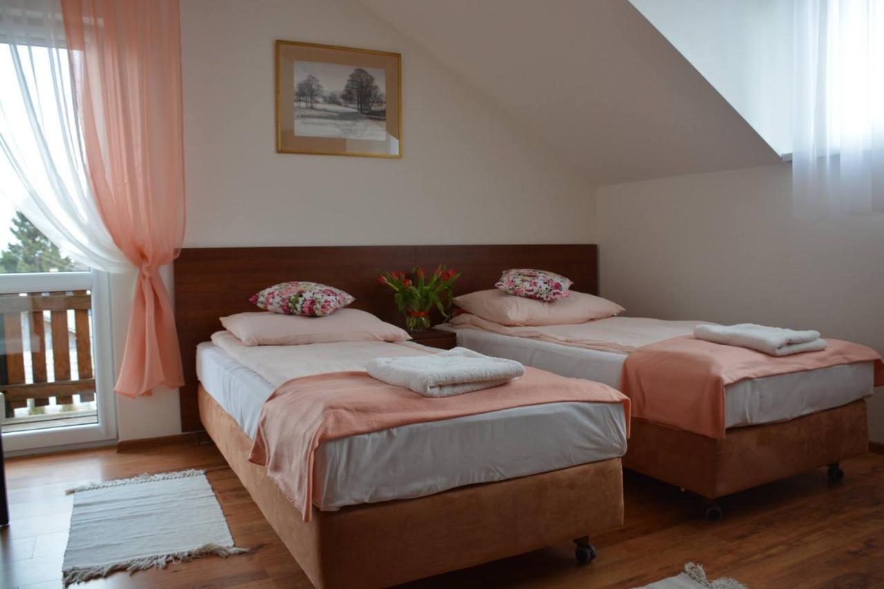 Siedlisko Roztocze Potoczek Hotell Adamow  Exteriör bild